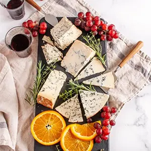 igourmet Luxury Blue Cheese Assortment with four international blue cheeses from England, Italy, USA and France