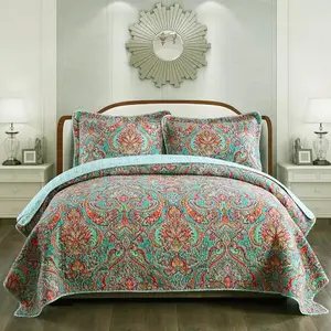 NEWLAKE Cotton Bedspread Quilt Set with European Floral Pattern on a bed