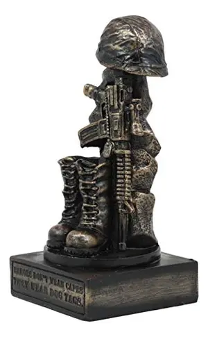 Patriotic fallen soldier boots rifle helmet dog tag figurine