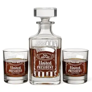 No. 47 hand-engraved American flag whiskey decanter set with two glasses