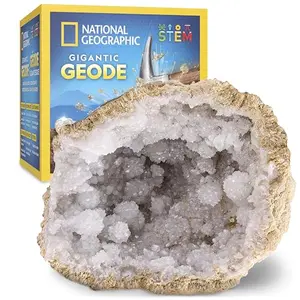 National Geographic Gigantic Geode Kit with one huge geode